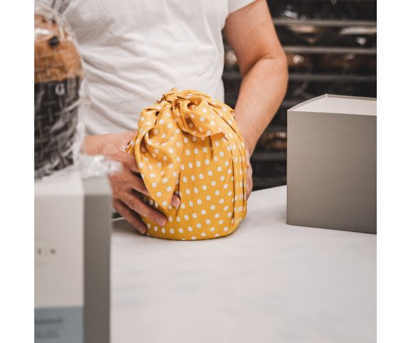 Panettone Giotto con foulard di seta